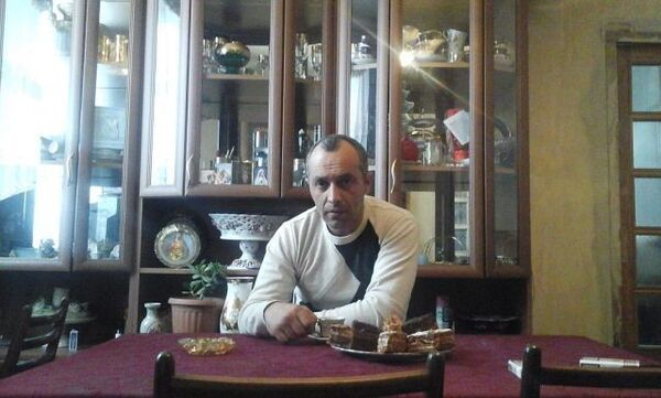  ,   Artyom, 49 ,   ,   , c 