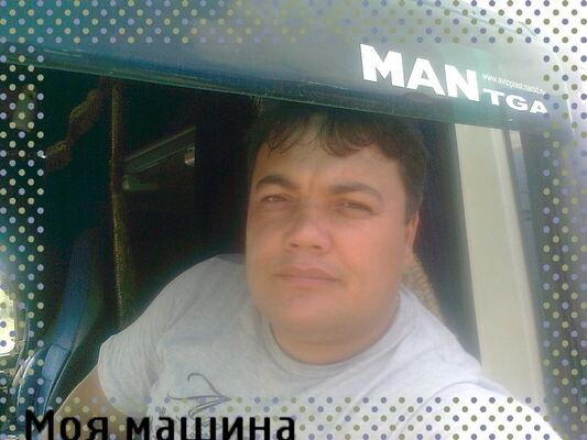  ,   Viktor, 42 ,   