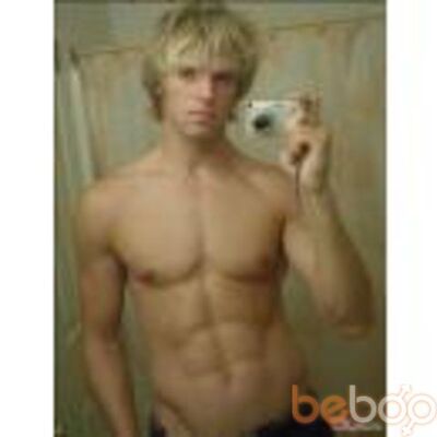  ,   Leon, 32 ,   