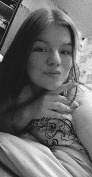 ,   Anastasia, 21 ,  