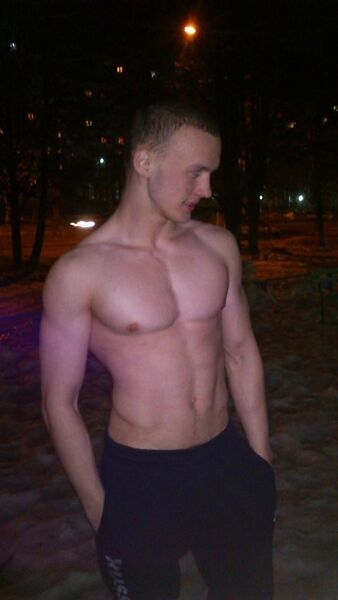  ,   Roman, 28 ,   