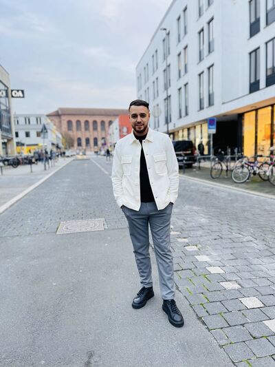  ,   Mehdi, 28 ,   ,   