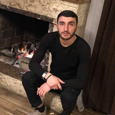  ,   Arman, 28 ,   ,   