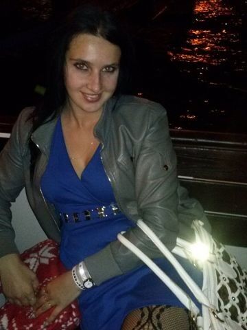  ,   Elena, 32 ,  