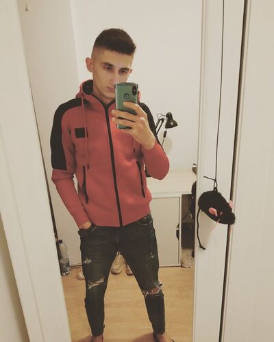  ,   Andrzej, 26 ,   ,   