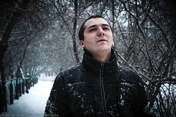  ,   Anton, 32 ,   ,   , c 