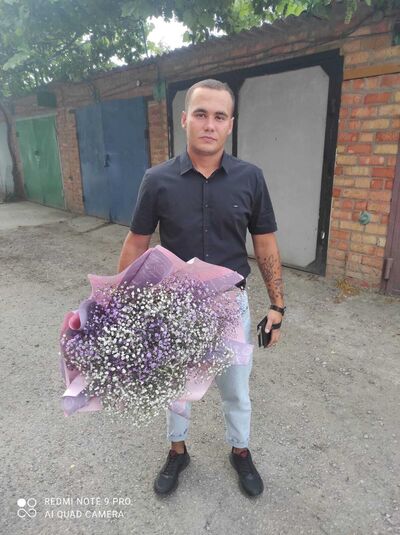  -,   Artyom, 22 ,   ,   