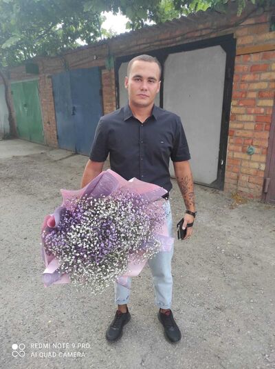  -,   Artyom, 23 ,   ,   