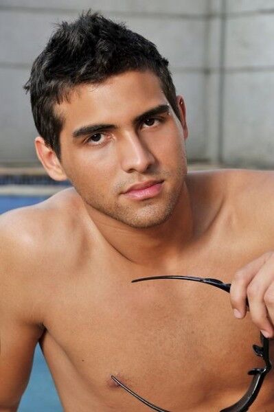  4548209  Rogelio, 42 ,    