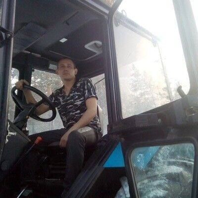  14561229  Vladislav, 33 ,    