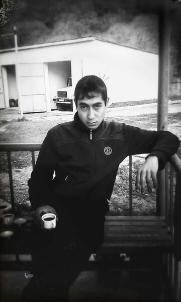  ,   Goga, 32 ,   ,   