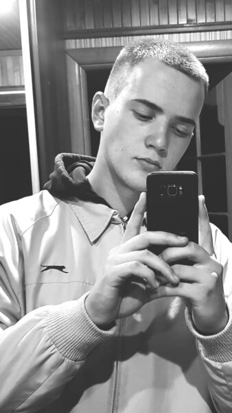  ,   Valentin, 22 ,   ,   