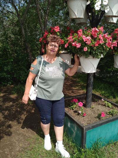  ,   Galina, 68 ,   c 