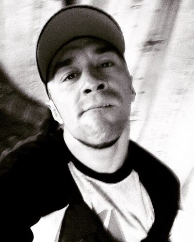  ,   Maks, 33 ,   ,   , c 