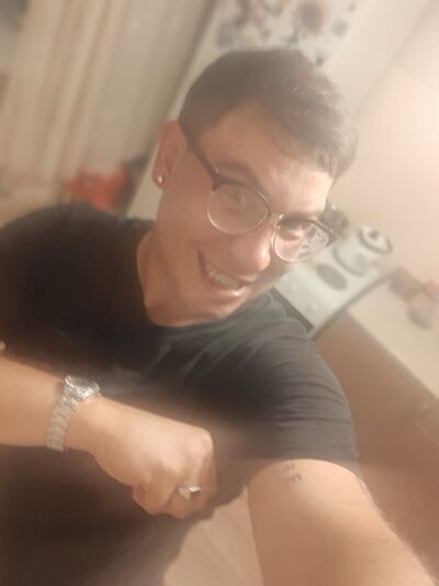  ,   Victor, 42 ,   ,   