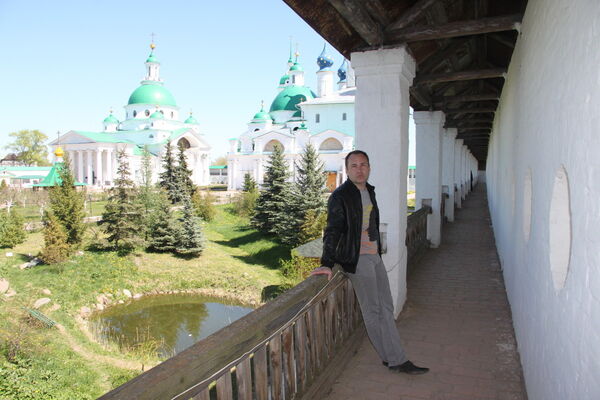  ,   Viktor, 61 ,   ,   , c 