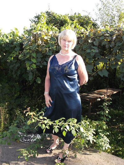  ,   Scarllet, 61 ,     , c 