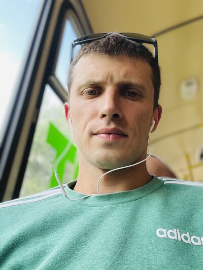  ,   Ewgen, 33 ,   