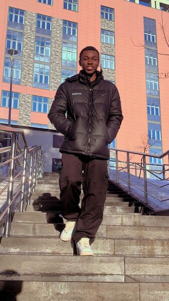  ,   John, 25 ,   ,   