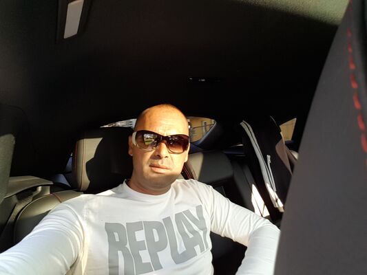  ,   Aksel, 43 ,   ,   