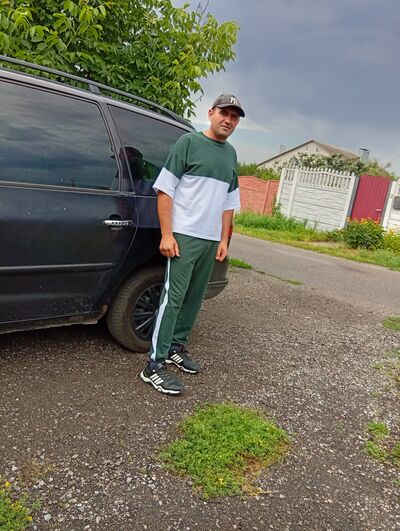  ,   Artem, 40 ,  