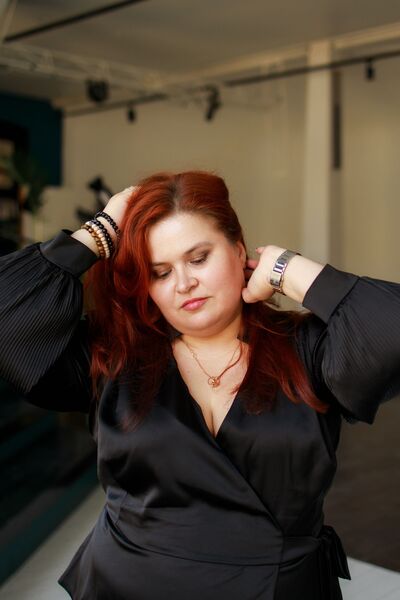  ,   Gizela, 43 ,   ,   , c 