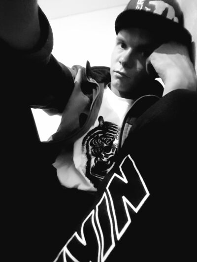  ,   Anton, 30 ,   ,   , c 