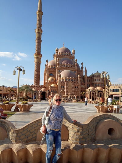 ,   Elena, 51 ,  