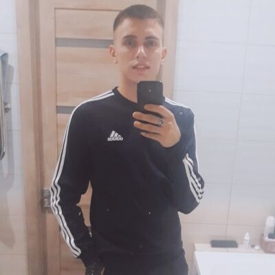  -,   Maxim, 27 ,   ,   , c , 