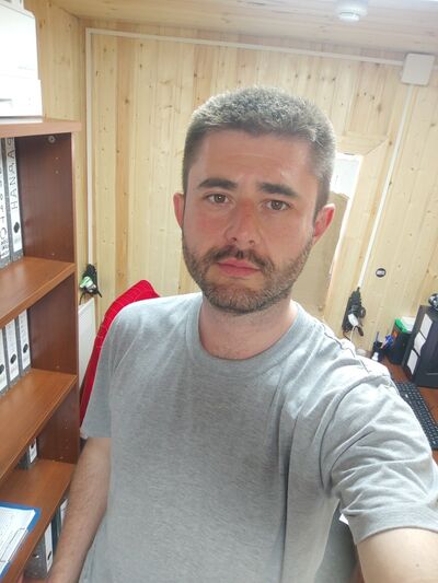 -,   Maxim, 32 ,   ,   , c , 