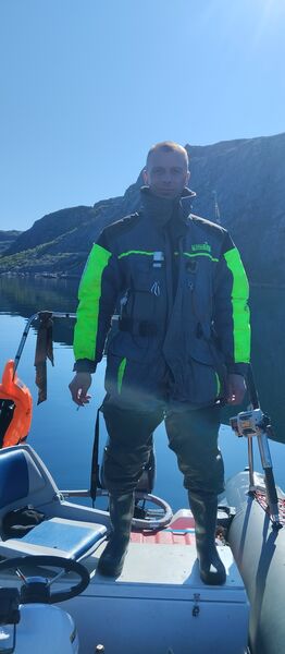 ,   Anton, 40 ,   ,   , c 