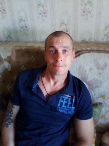  ,   Viktor, 52 ,   