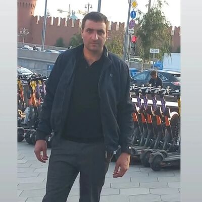  ,   Hovik, 34 ,   ,   