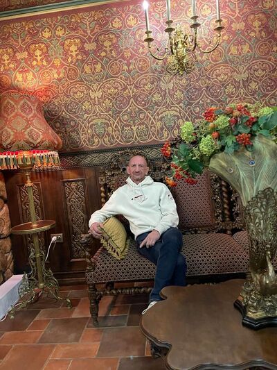  ,   Dima, 49 ,   c 