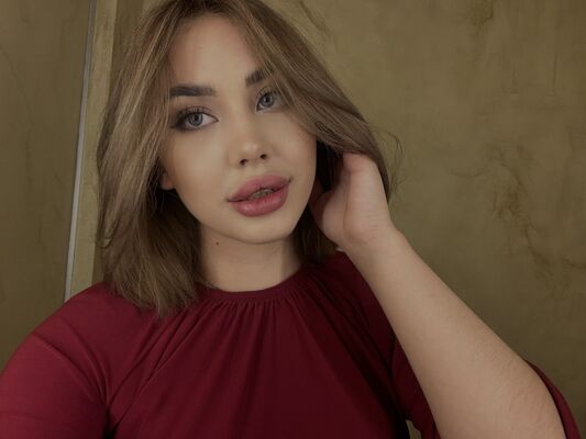  -,   Alena, 19 ,   