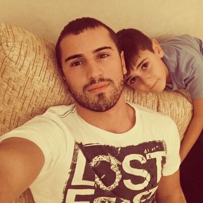  ,   Resid, 32 ,   