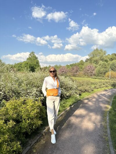  ,   Elya, 48 ,   ,   