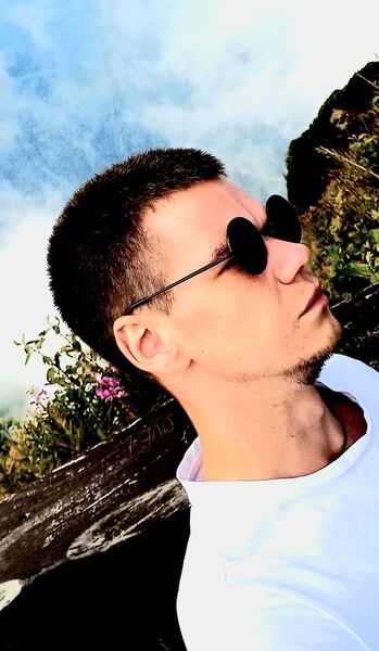  ,   Vlad, 22 ,   c 