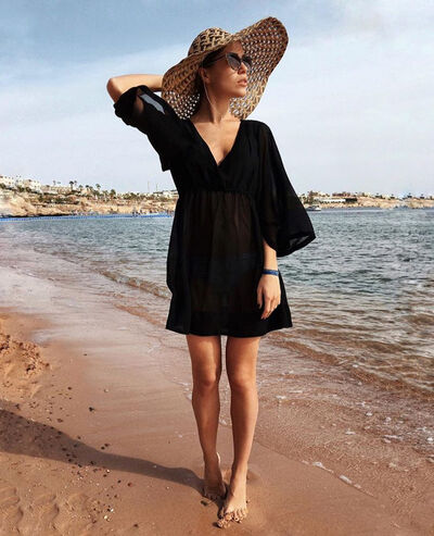  ,   Alisa, 33 ,   