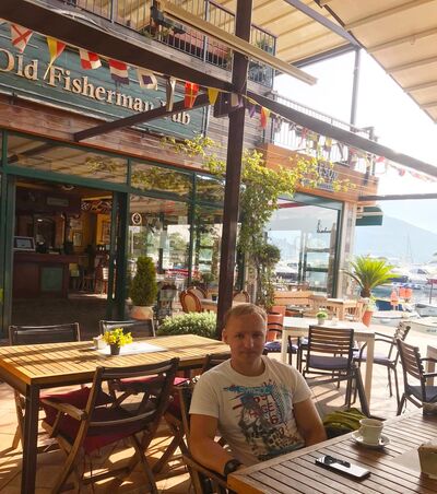  Budva,   Taras, 36 ,  