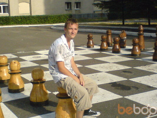  ,   Konstantin, 32 ,   