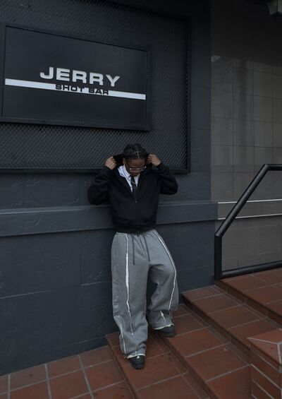  ,   Foka, 24 ,   ,   , c 