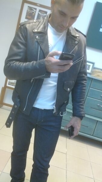  ,   Macho, 39 ,   ,   , c 