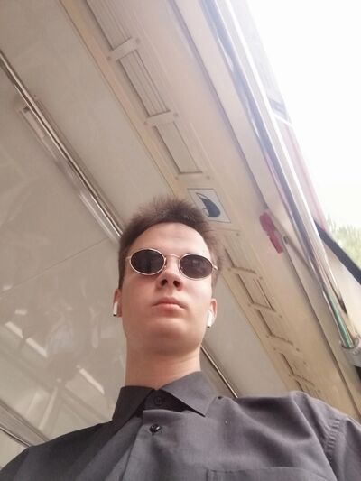  ,   Viktor, 22 ,   ,   