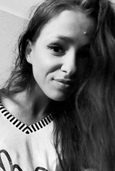  ,   Viktoria, 37 ,   ,   