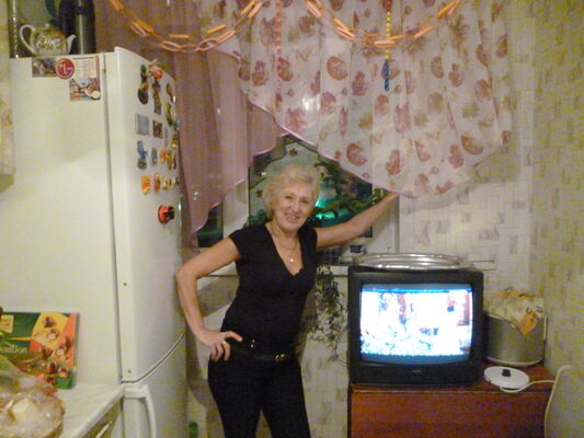  ,   Nina, 64 ,   c , 