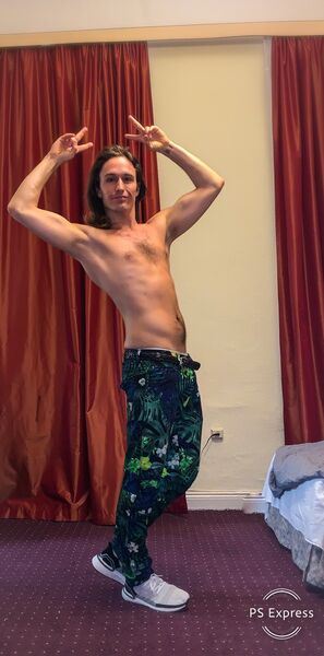  ,   VictorAvokdo, 31 ,   ,   , c 