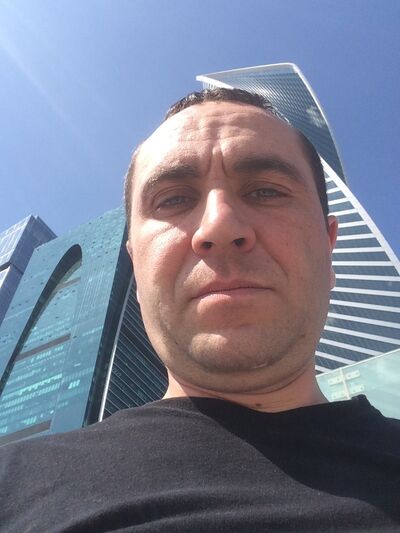  ,   Artur, 44 ,   