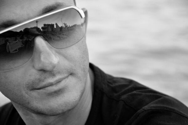  ,   Sasha, 52 ,   