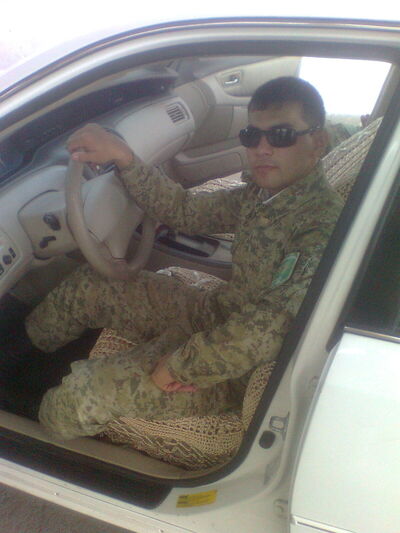  ,   Eziz, 32 ,   